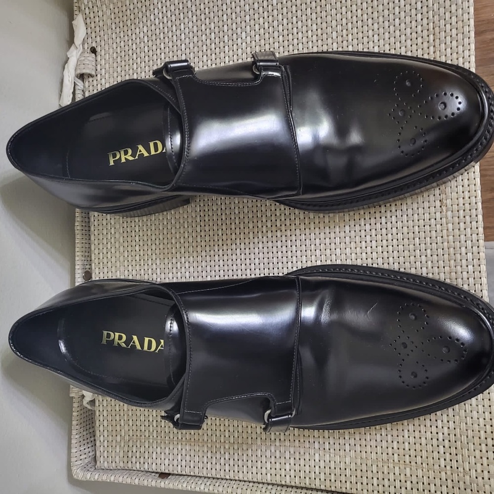 Prada shoes, it’s a size 13 but feet very well also in size 12